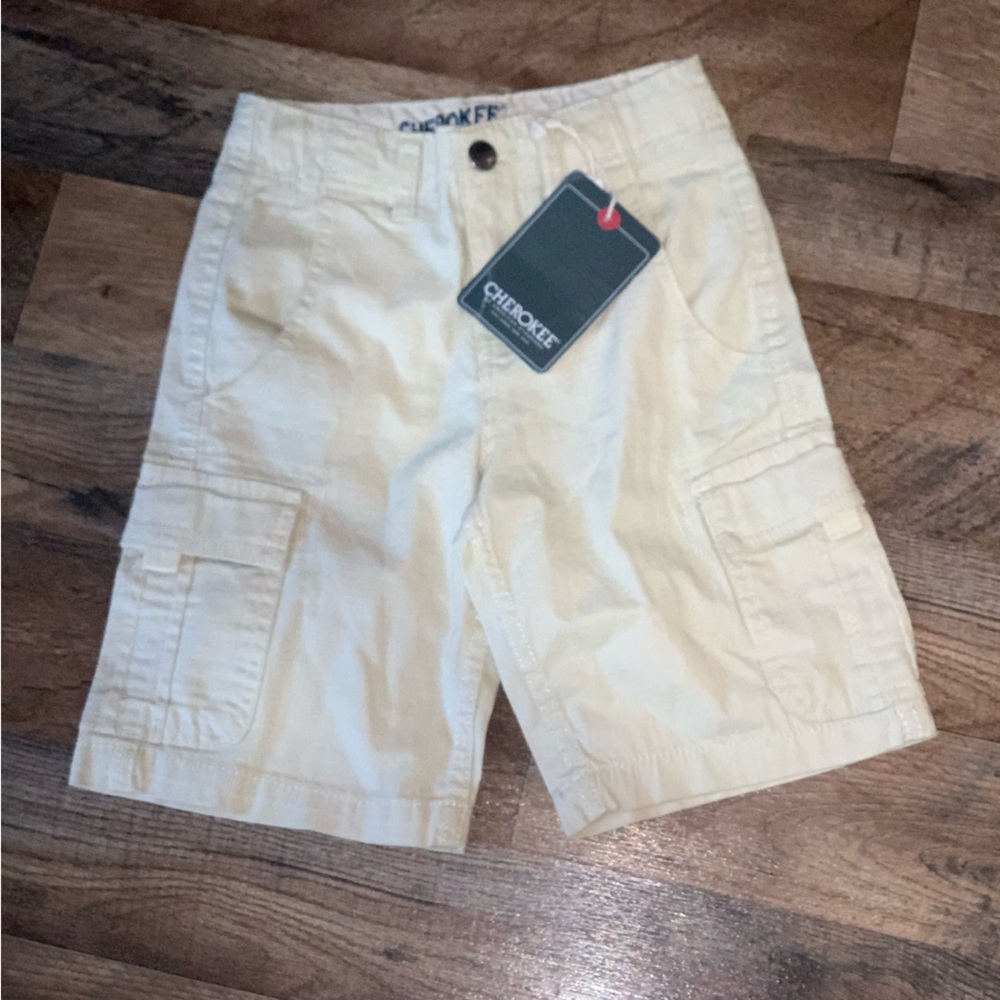 Cherokee Heritage NWT cargo shorts size 5